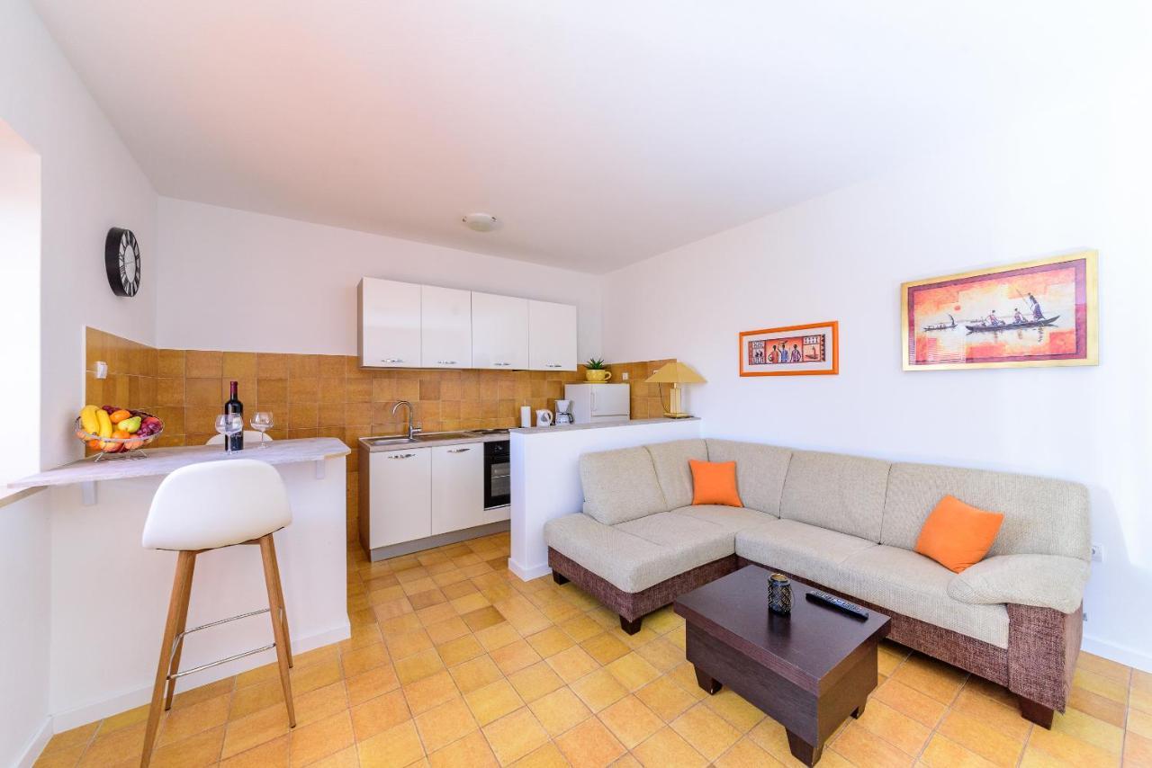 Apartmani Bokin โบล ภายนอก รูปภาพ
