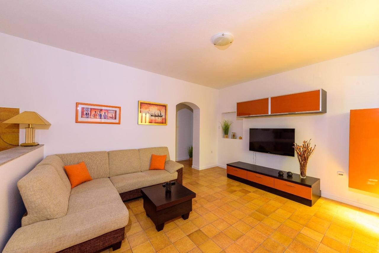 Apartmani Bokin โบล ภายนอก รูปภาพ