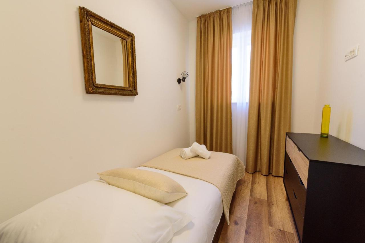 Apartmani Bokin โบล ภายนอก รูปภาพ